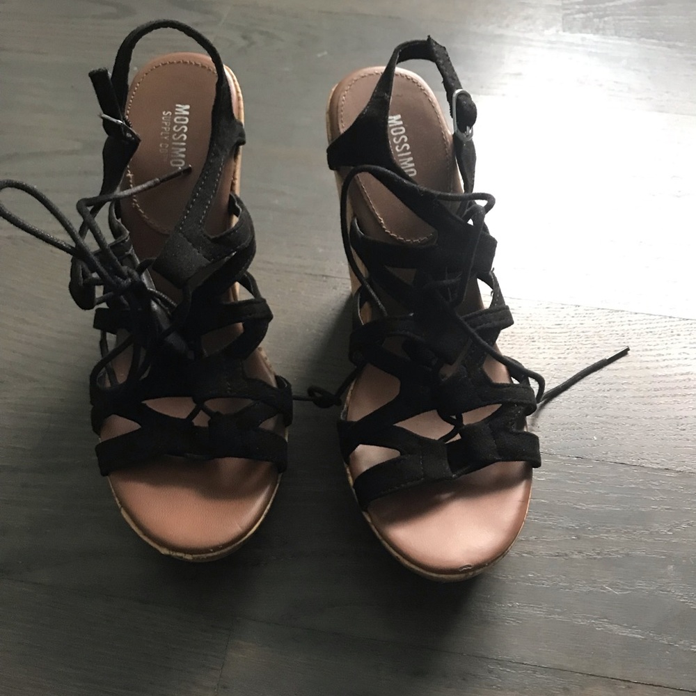 Black Wedges